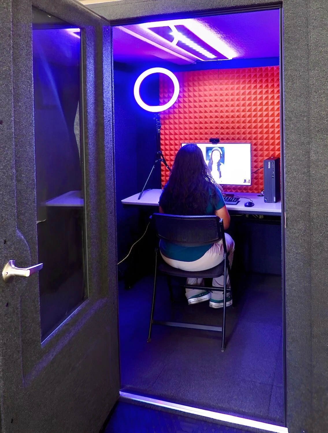 New Mexico rural libraries launch soundproof booths for telehealth