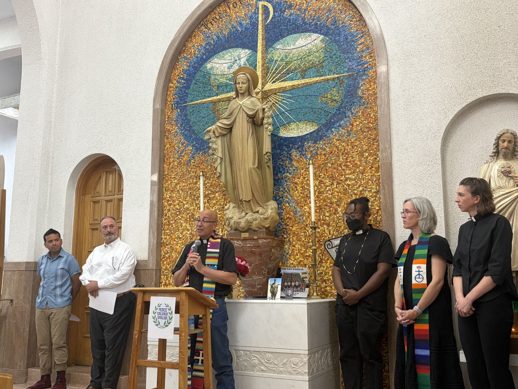 Religious leaders denounce threats over Albuquerque mosque project